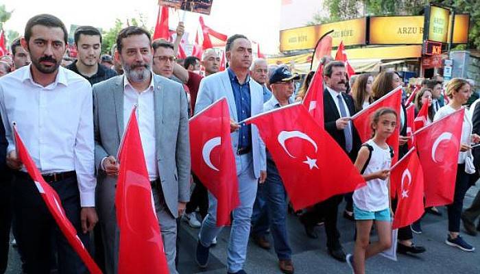 Çanakkale'de '15 Temmuz Demokrasi ve Milli Birlik Yürüyüşü' 