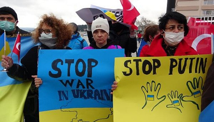 Çanakkale'de Rusya'nın Ukrayna'ya Saldırısı Protesto Edildi