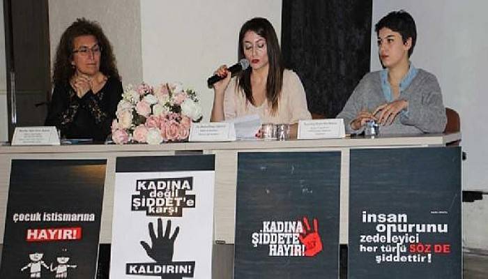 Gelibolu’da 'Kadına Şiddete Dur De' Paneli