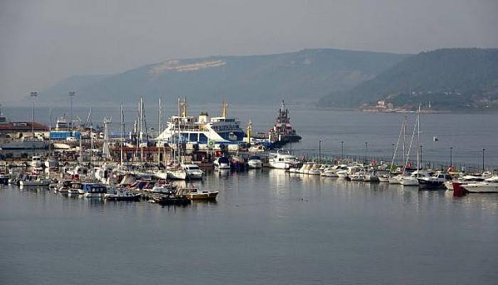 Çanakkale Boğazı, 13,5 Saat Sonra Transit Gemi Geçişine Açıldı