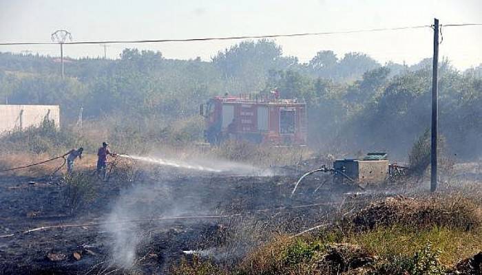 Sürücü Yanan Brandayı Attı, 1 Hektarlık Makilik ve Otluk Alan Kül Oldu