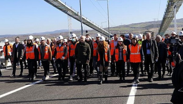 Bakan Karaismailoğlu, 1915 Çanakkale Köprü'nü Yürüyerek Geçti