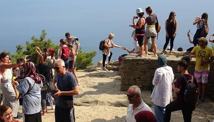 Zeus Altarı'nda Tehlikeli Fotoğraf Çekimi 