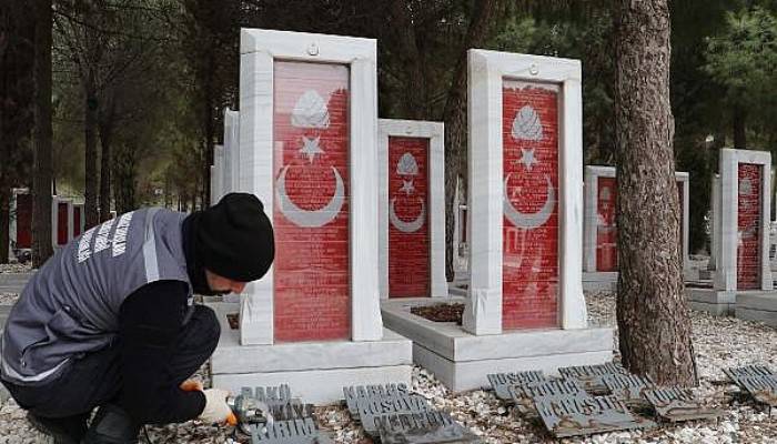 Şehitliklerde Çanakkale Deniz Zaferi'nin 106'ncı Yılı Hazırlığı