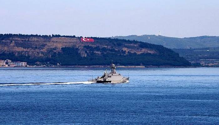 Rus Savaş Gemisi, Çanakkale Boğazı'ndan Geçti