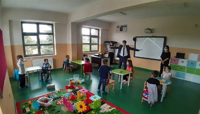 Bayramiç’te Okul Öncesi Öğrencileri Uzaktan Eğitime Geçiyor