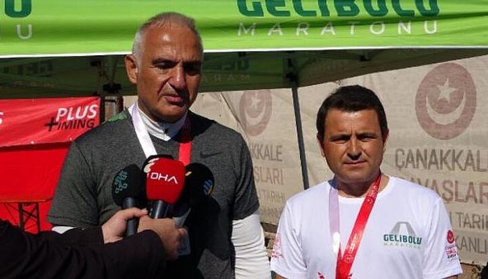 Bakan Ersoy: Şehitliklerin Arasından Geçmek, O Ruhu Yaşamanın Ayrı Bir Önemi Var