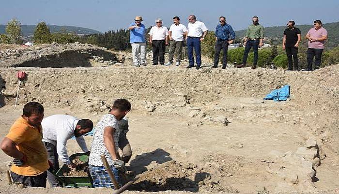 Maydos Kilisetepe Höyüğü'nde 4 Bin Yıllık Savunma Duvarı Kalıntıları