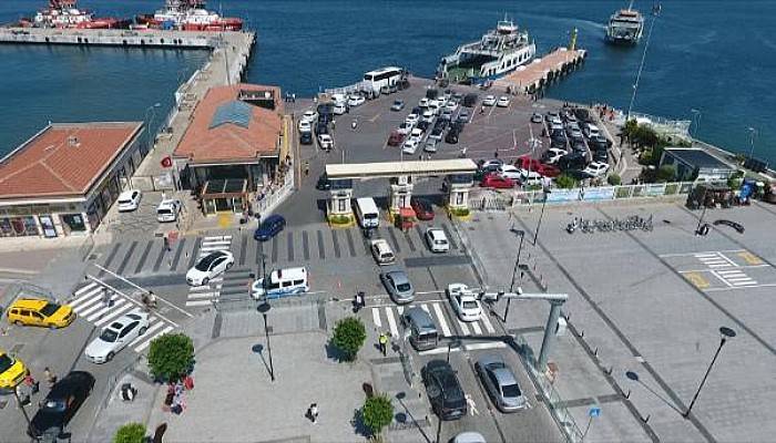 Çanakkale Feribot İskelesinde Tatilcilerin Dönüş Yoğunluğu