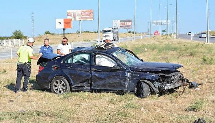 Çanakkale'de İki Otomobil Çarpıştı: 8 Yaralı