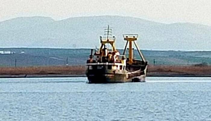 Çanakkale’de Karaya Oturan Gemi Kurtarıldı