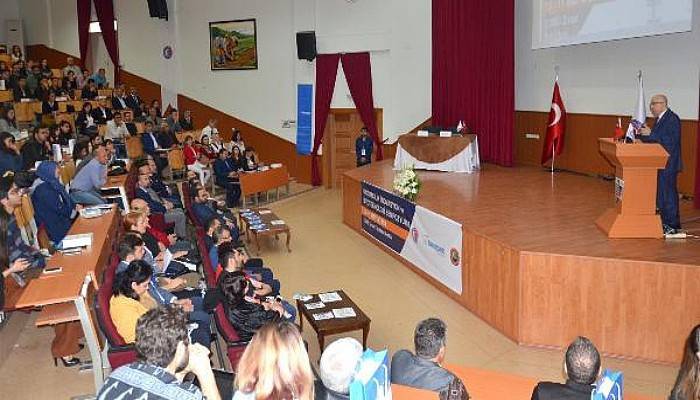 ÇOMÜ'de Girişimcilik, İnovasyon ve Biyoteknoloji Sempozyumu Gerçekleşti