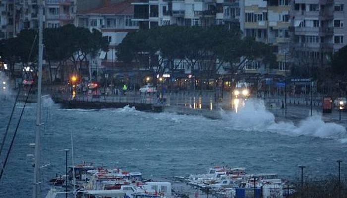 Kuzey Ege ve Güney Marmara'daki Adalara Ulaşım Durdu