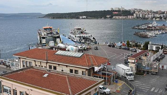 Gökçeada ve Bozcaada'ya Yarınki Feribot Seferlerine Fırtına Engeli