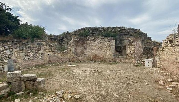 Alexandria Troas Antik Kenti'nde, 1850 yıllık Polygonal Yapısı Ayağa Kaldırılıyor