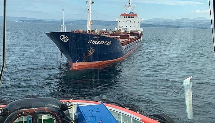 Çanakkale Boğazı'nda Makine Arızası Yapan Gemi Limana Çekildi