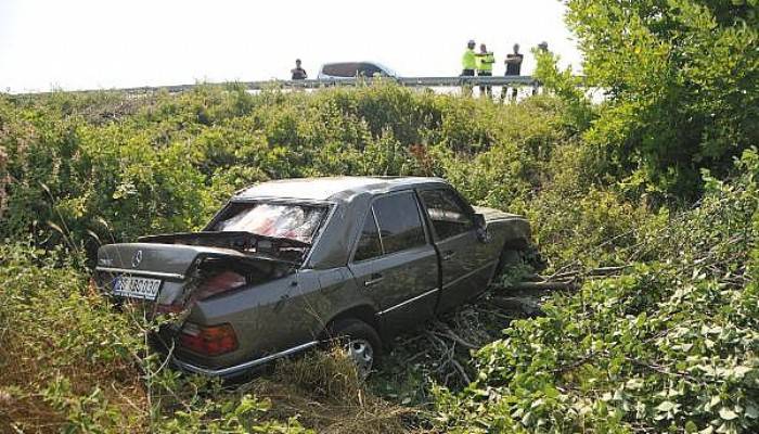 Şarampole Devrilen Otomobildeki Baba Yaralandı, Oğlu Öldü