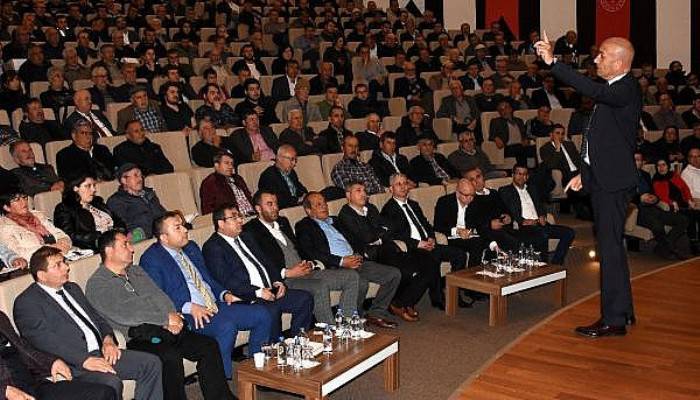 Çanakkale'de, Üreticiler Akdeniz Meyve Sineği ile Kanadı Noktalı Sirke Sineğine Karşı Uyarıldı