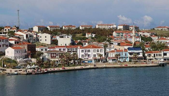 Bozcaada'ya Gelenlerin Sayısı Arttı, Halk Tedirgin Oldu