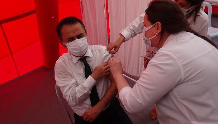 Çanakkale'de İskele Meydanı'nda 'Aşı Uygulama Noktası' Kuruldu