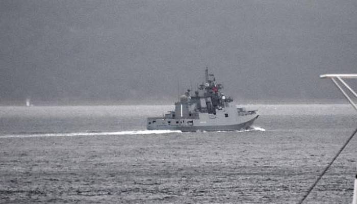Rus Savaş Gemisi, Çanakkale Boğazı'ndan Geçti