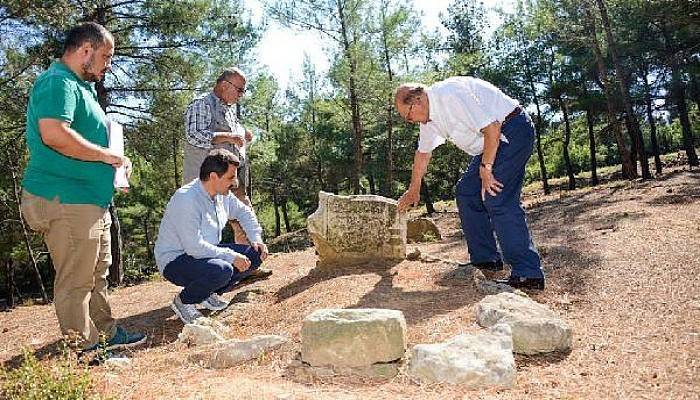 Yıllar Sonra Tespit Edilen Şehit Dedesinin Mezarını Ziyaret Etti