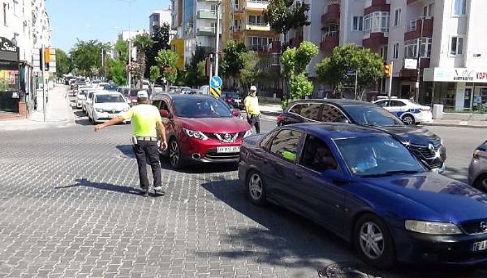 Çanakkale'de Tatilciler Dönüşe Erken Başladı, 2 Kilometre Kuyruk Oluştu