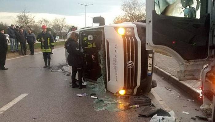 İşçi Servisi ile TIR Çarpıştı: 4 Ölü, 12 Yaralı 