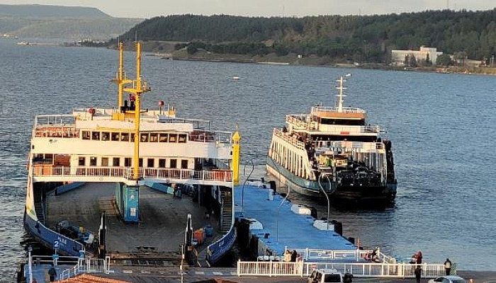 Gökçeada ve Bozcaada'ya Yarınki Tüm Feribot Seferleri İptal Edildi