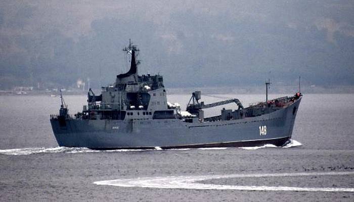Rus Savaş Gemisi, Çanakkale Boğazı'ndan Geçti