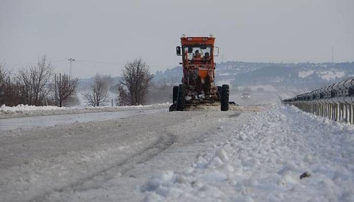 Çanakkale'de Yollar Kardan Temizlendi