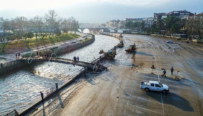 Taşkın Sonrası Sular Çekildi, Temizlik Çalışması Başlatıldı