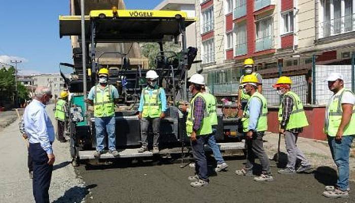 Lapseki'de Çevre Yolunda Asfalt Döküm Çalışmaları Devam Ediyor