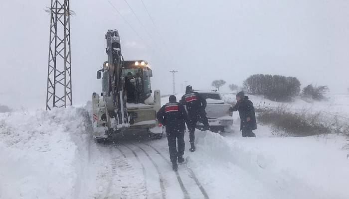 Lapseki’de Çiftlik Evinde Mahsur Kalan Vatandaş Kurtarıldı