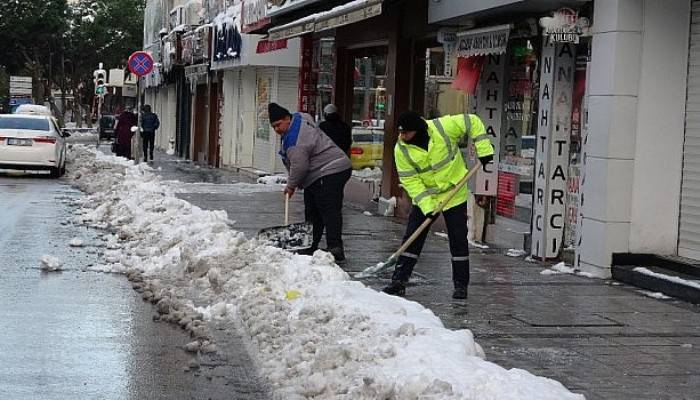 Çanakkale’de Kar Kalınlığı 17 Santimetreye Ulaştı