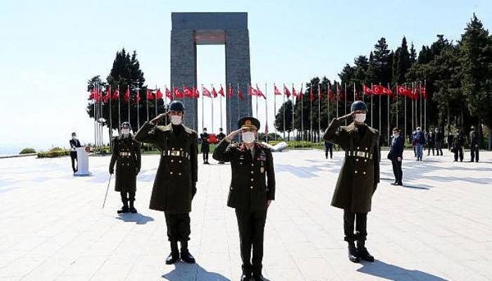 Çanakkale Kara Savaşları'nın 105'inci Yılında Şehitler Anıldı