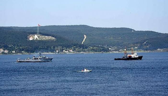 Arızalanan Rus Mayın Gemisi, Römorkörle Çanakkale Boğazı'ndan Geçirildi