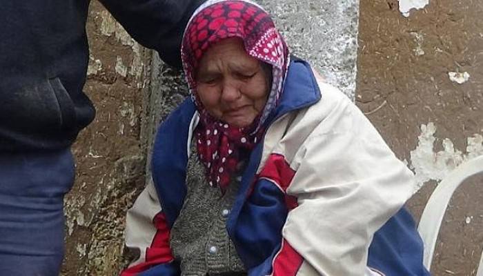 Bayramiç'te Köylülerin Yardımıyla Geçinen Felçli Kadının Evi Yandı