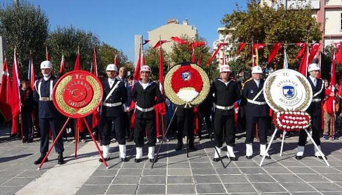 Çanakkale'de Cumhuriyet Bayramı Kutlamaları Çelenk Töreniyle Başladı
