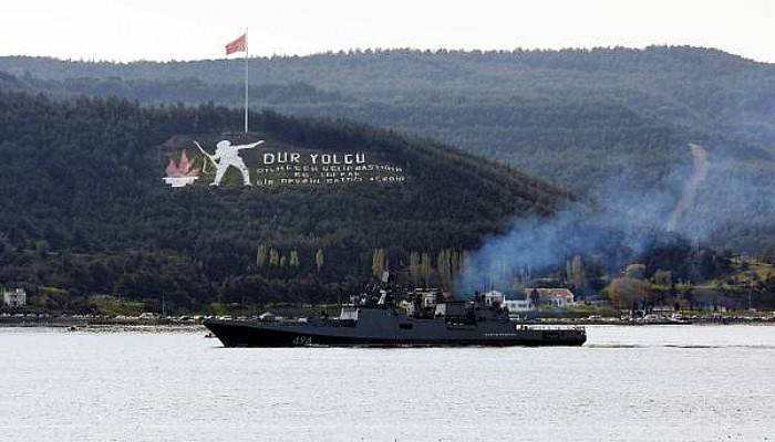 Rus Fırkateyni, Çanakkale Boğazı'ndan Geçti