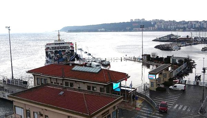 Gökçeada'ya Feribot Seferlerine 'Fırtına' Engeli