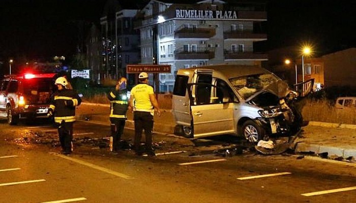 Sivil Polis Aracı İle Otomobil Çarpıştı: 1 Polis Şehit, 1 Astsubay Hayatını Kaybetti