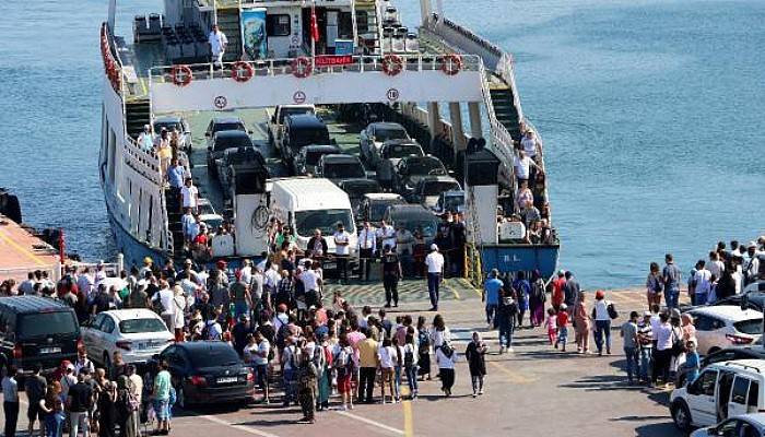 Çanakkale'de Tatilcilerin Dönüş Yoğunluğu Sürüyor