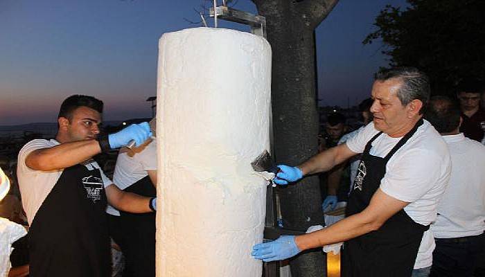 Çanakkale'de Ücretsiz Dondurma Kuyruğu