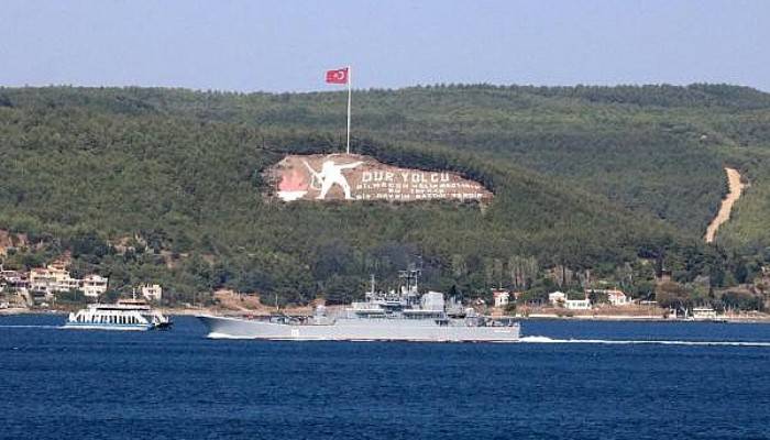 Rus Savaş Gemisi, Çanakkale Boğazı'ndan Geçti