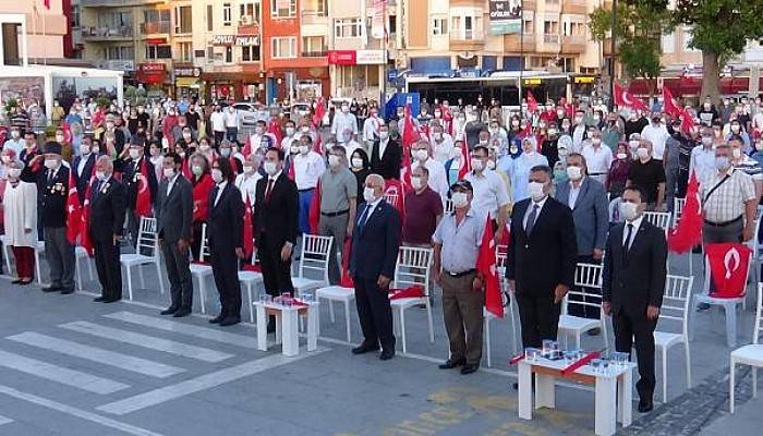 Çanakkale'de Demokrasi Meydanı'nda 15 Temmuz Anma Töreni 