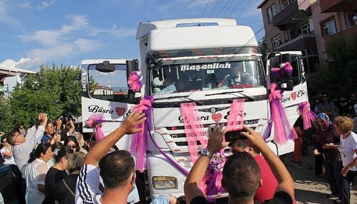 Damat Gelini Almaya Süslediği TIR'ı İle Gitti 