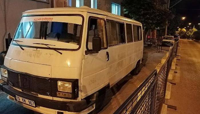 Çanakkale'de Minibüste 37 Kaçak Yakalandı
