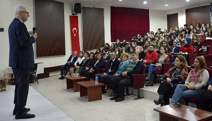 ÇOMÜ'de, Gıda ve Beslenme Konusunda Doğru Bilinen Yanlışlar Konuşuldu