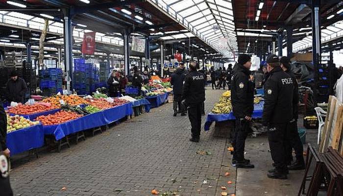 Pazarda Alışveriş Yapan Kadını Başından Vuran Şüpheli Tutuklandı